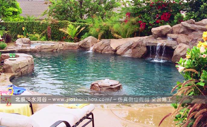 塑石假山.jpg 塑石假山