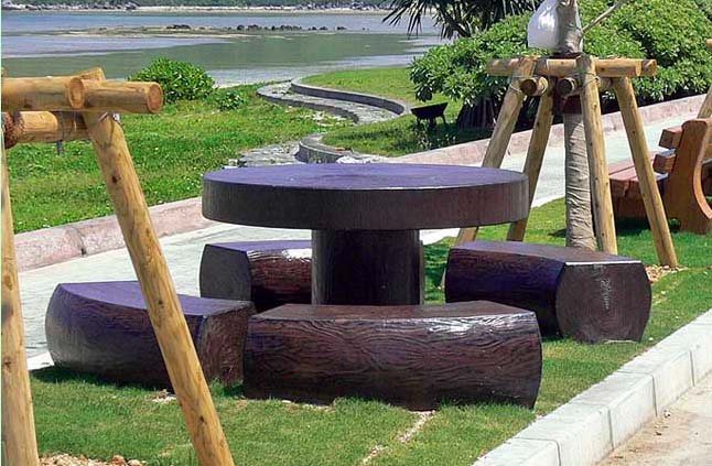 水泥仿木桌子座椅.jpg 水泥仿木桌子座椅