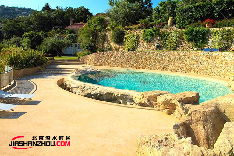 仿真假山水景.jpg 仿真假山水景