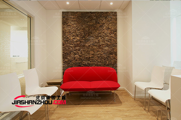 仿真洞穴木質酒店