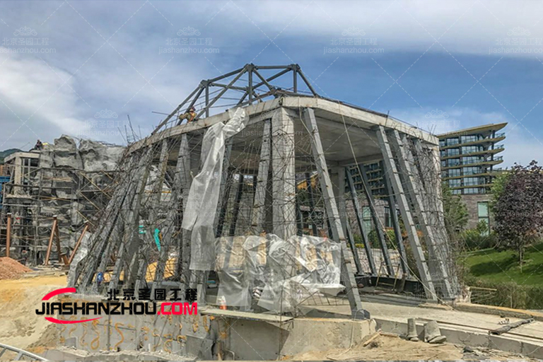 仿真假山.jpg 仿真假山.jpg