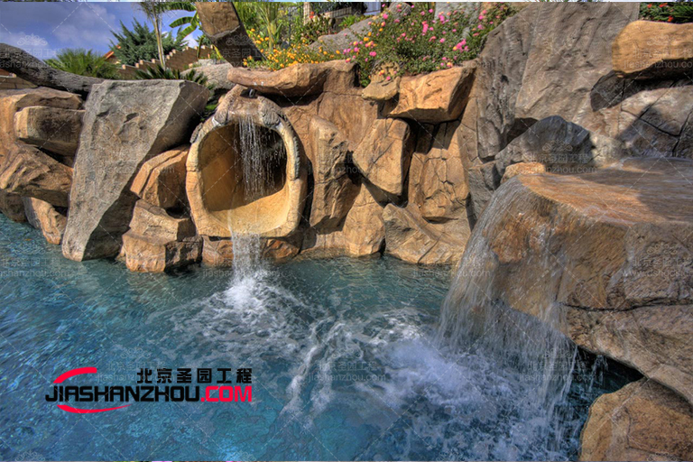 仿真假山.jpg 仿真假山.jpg