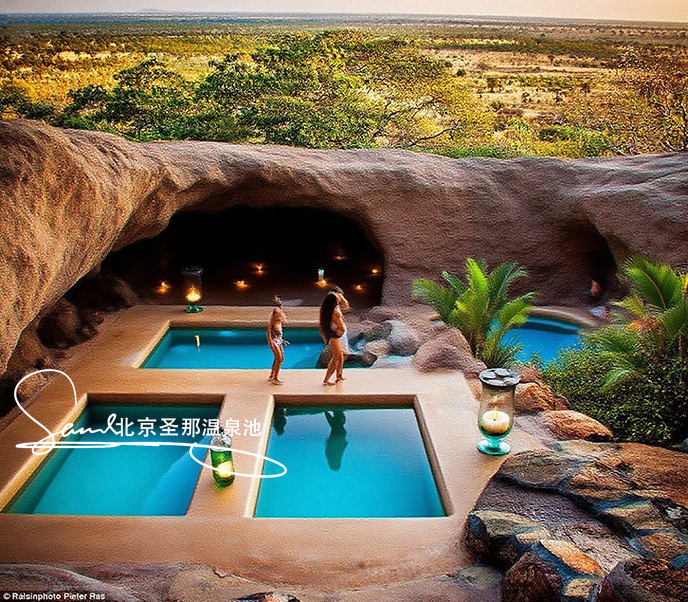 玻璃鋼假山.jpeg 玻璃鋼假山